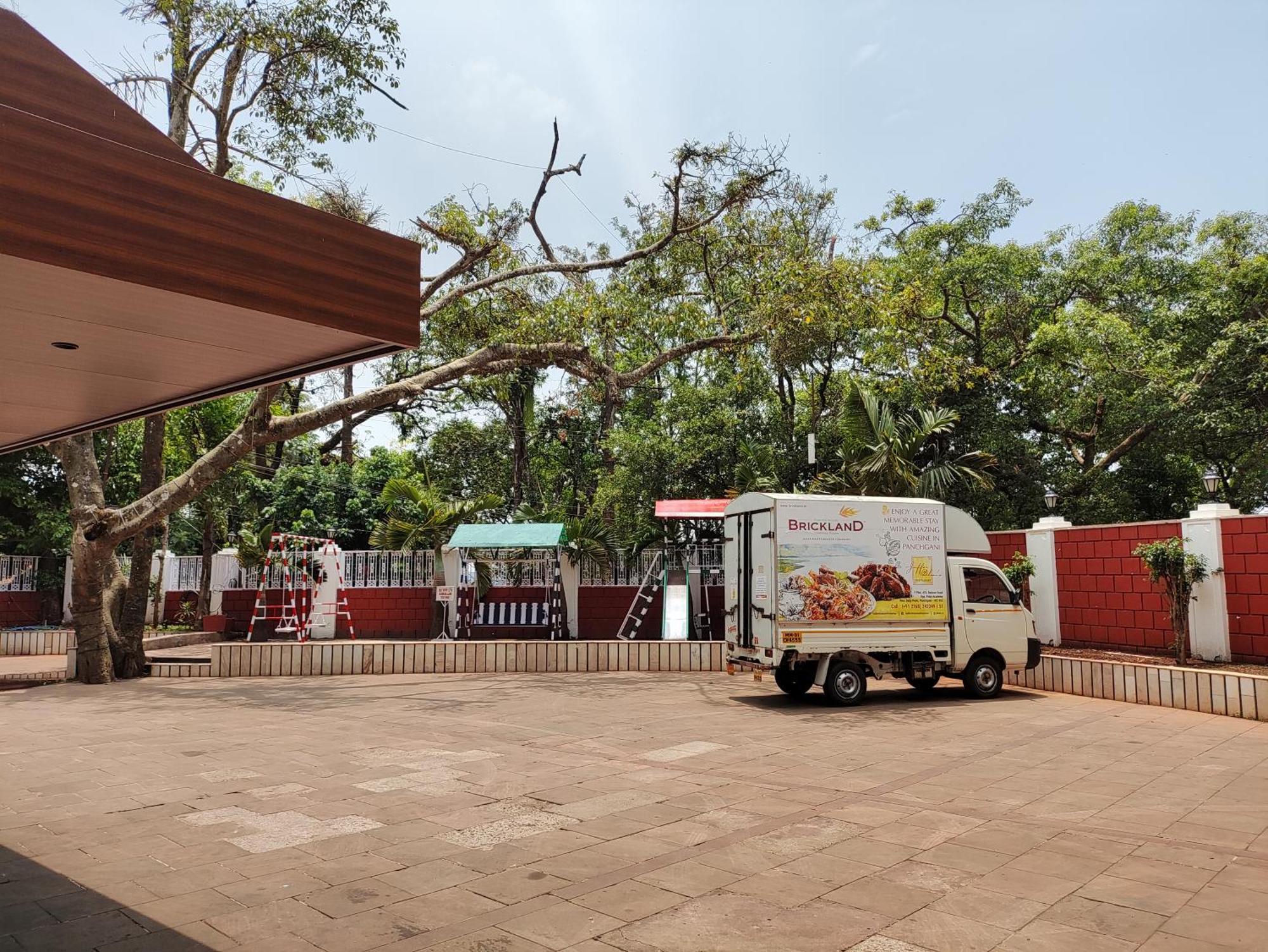 Jaffer Bhai'S Brickland Hotel Pānchgani Exterior foto